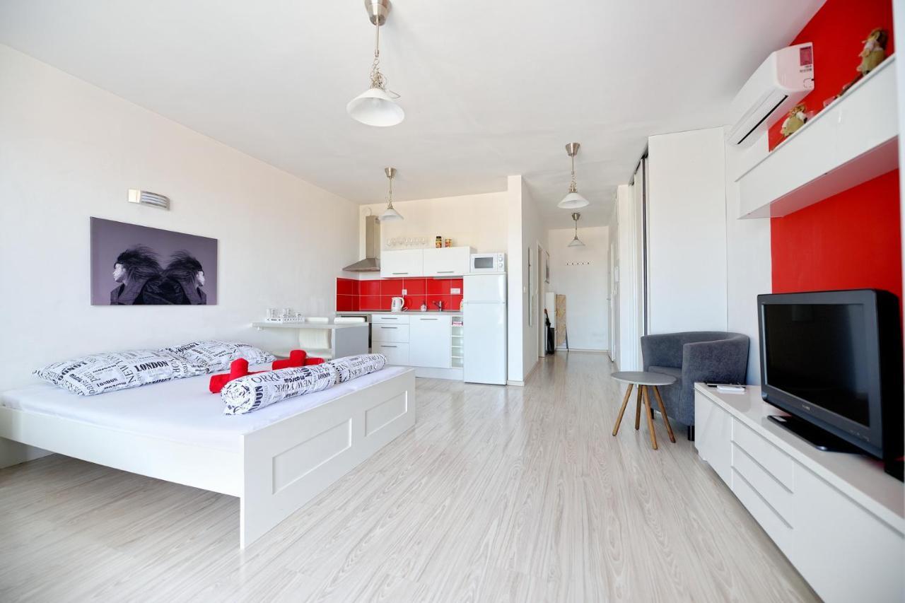 Apartman Centroom بييشتِني المظهر الخارجي الصورة