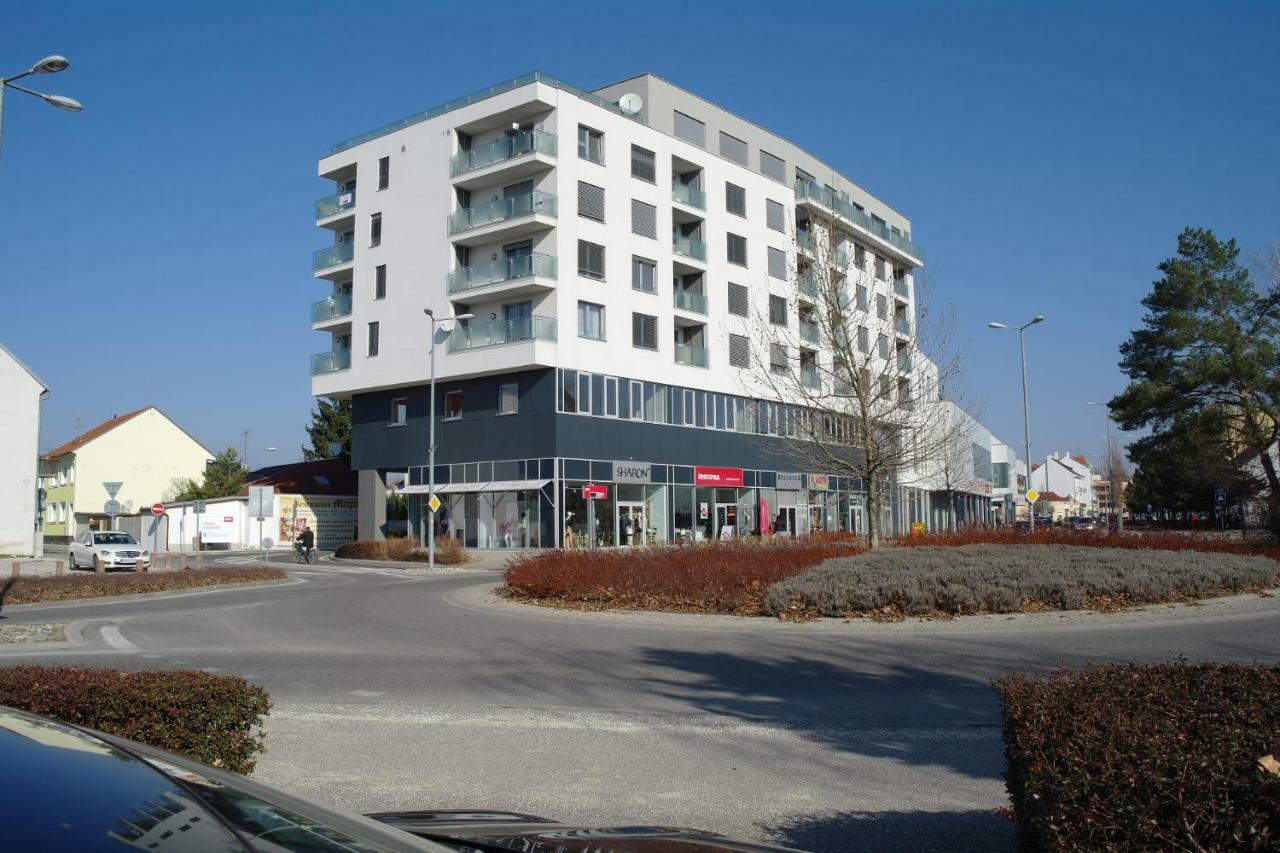 Apartman Centroom بييشتِني المظهر الخارجي الصورة
